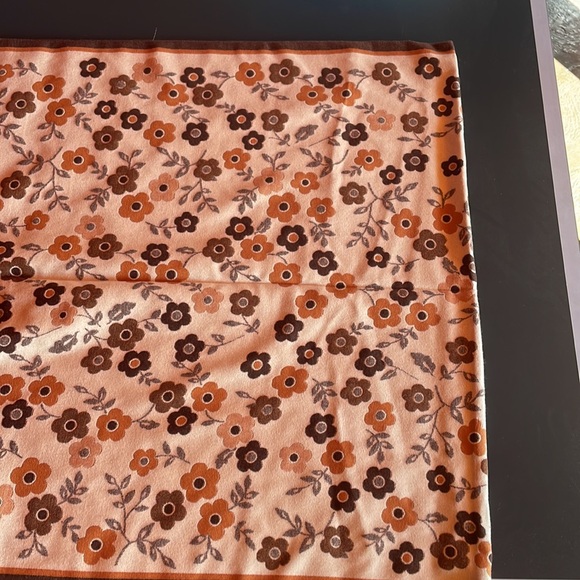 Scarf - Picture 4 of 6